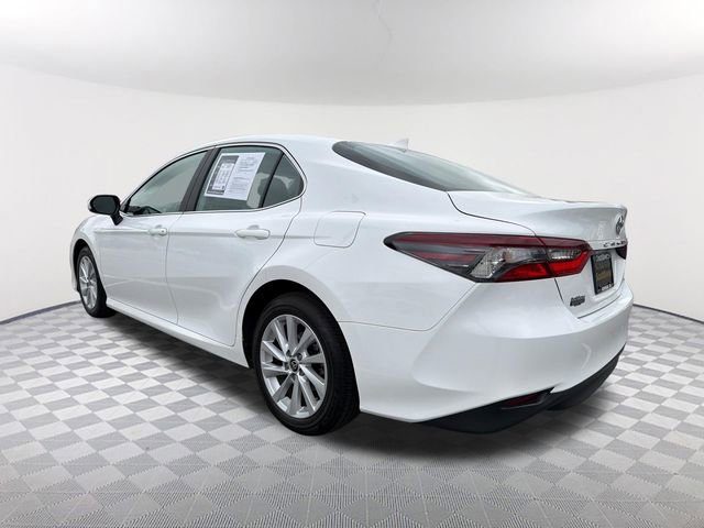 Used 2021 Toyota Camry LE image 7