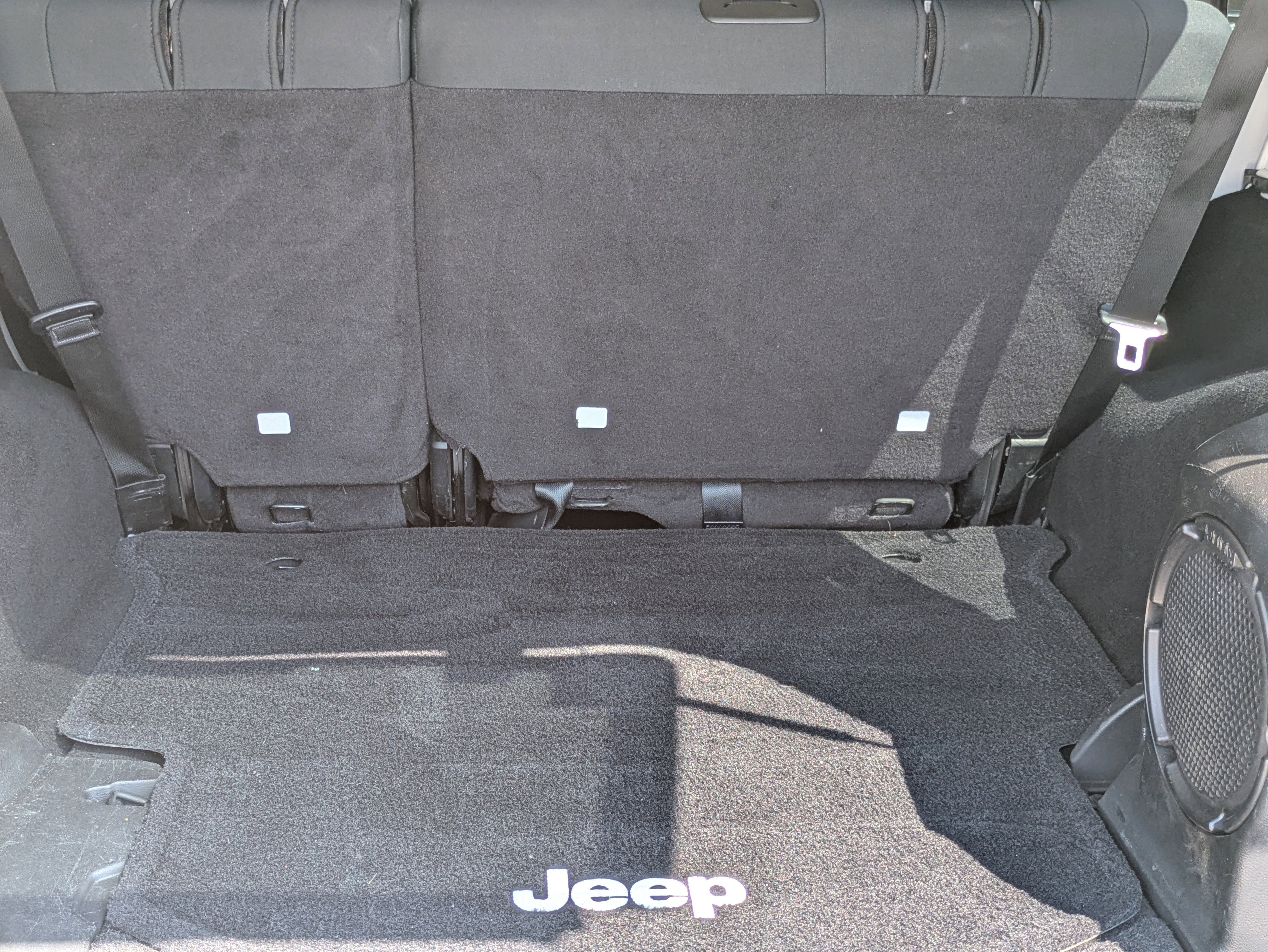 Used 2012 Jeep Wrangler Unlimited Sahara w/ Connectivity Group image 12