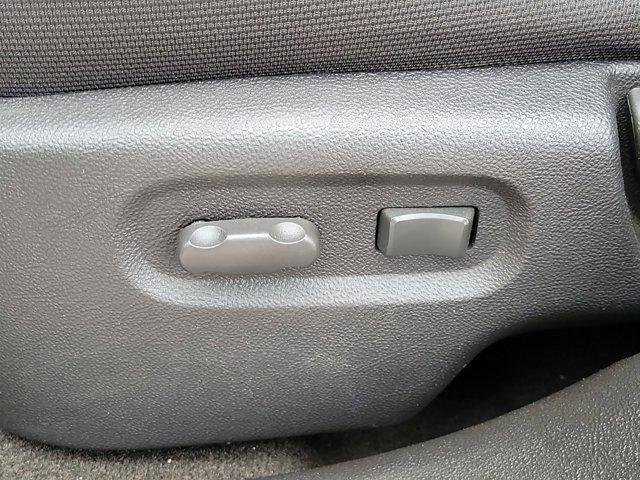 Used 2010 Chevrolet HHR LT image 16