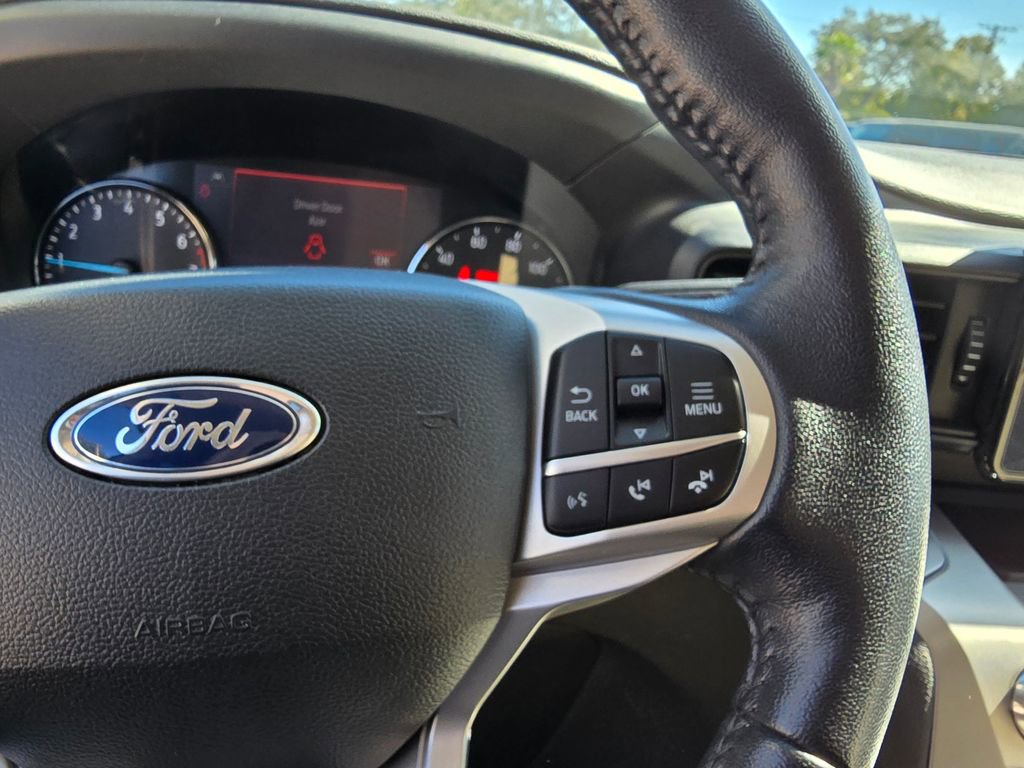 Used 2022 Ford Explorer XLT image 19