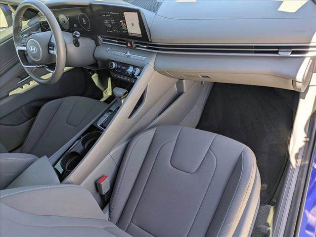Used 2024 Hyundai Elantra SEL w/ Convenience Package image 21