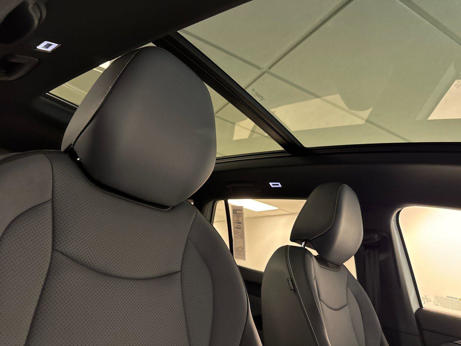 New 2026 Volkswagen Tiguan SE R-Line image 16