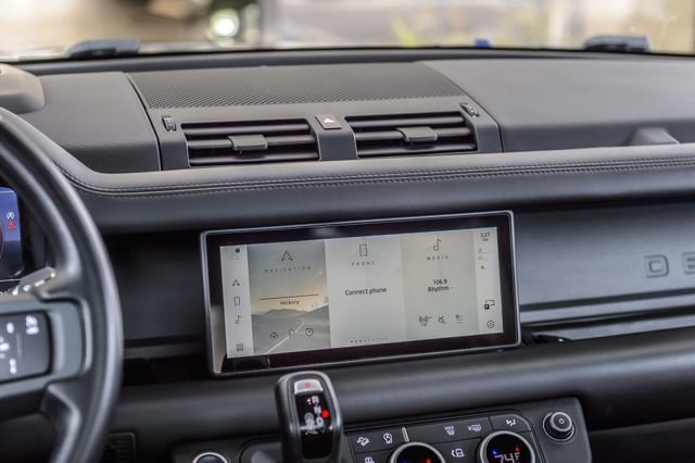 Used 2020 Land Rover Defender 110 X image 29