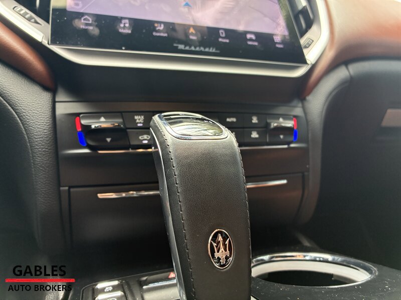 Used 2023 Maserati Ghibli Modena image 23