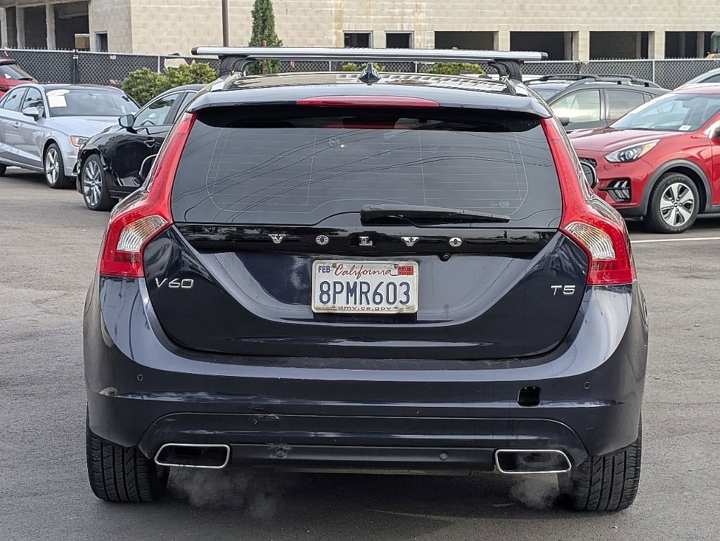 Used 2017 Volvo V60 T5 Premier w/ Convenience Package image 9