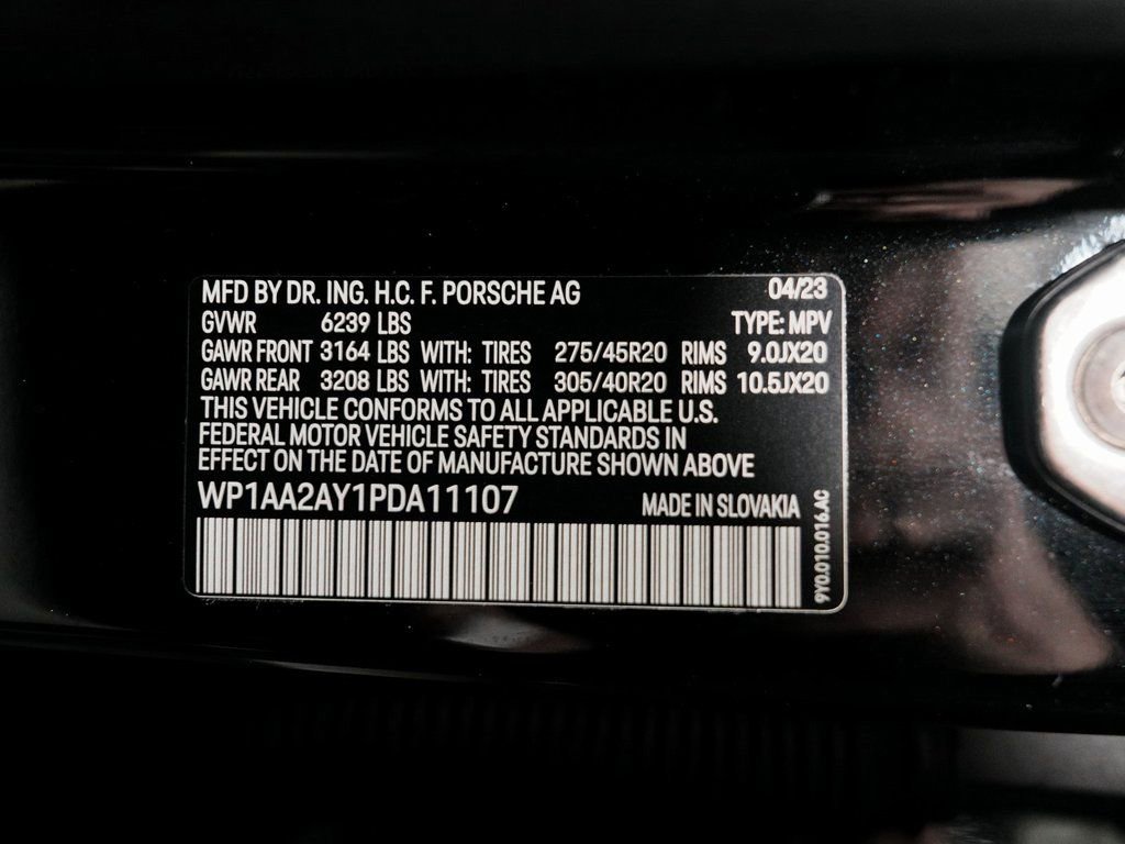 Used 2023 Porsche Cayenne w/ Premium Package image 15