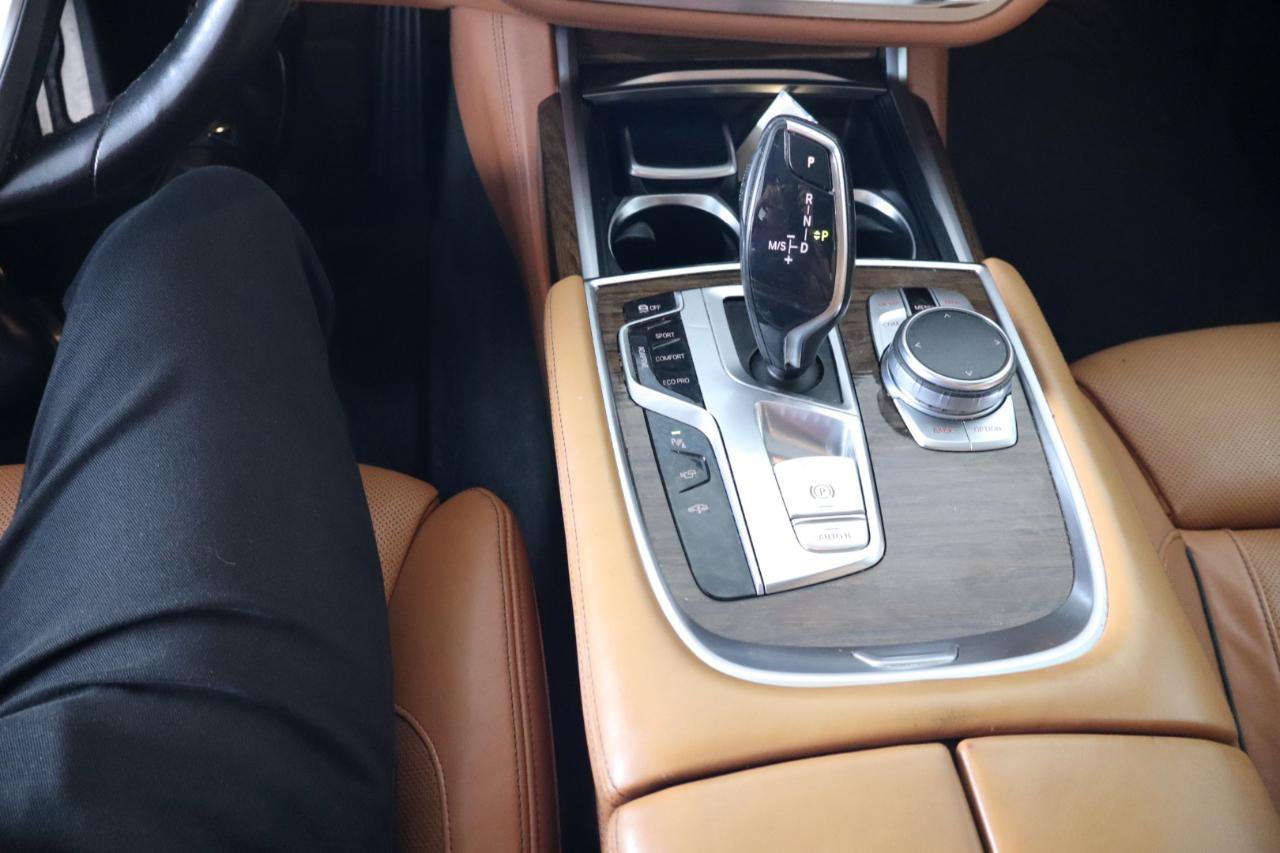 Used 2016 BMW 750i RWD image 26
