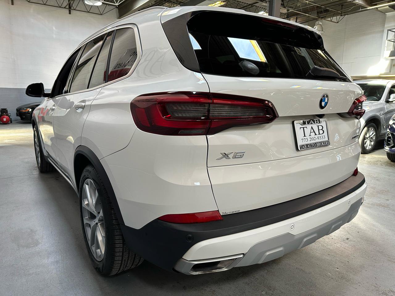 Used 2022 BMW X5 xDrive40i w/ Climate Comfort Package image 5