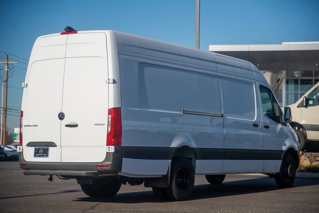 New 2025 Mercedes-Benz Sprinter 4500 image 11