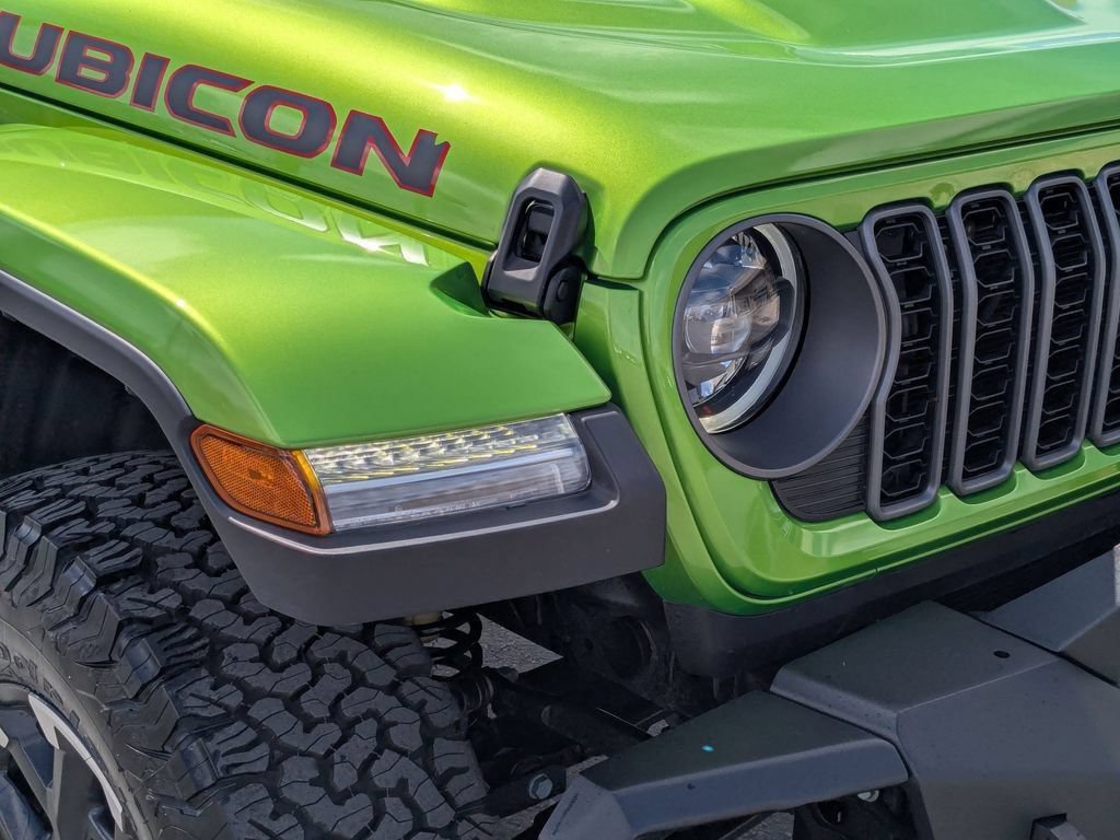 Used 2025 Jeep Wrangler Unlimited Rubicon w/ Convenience Group AWD/4WD image 11