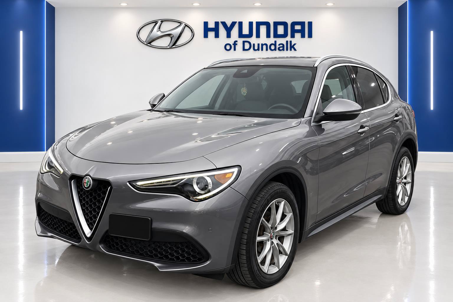 Used 2018 Alfa Romeo Stelvio Ti AWD/4WD image 3