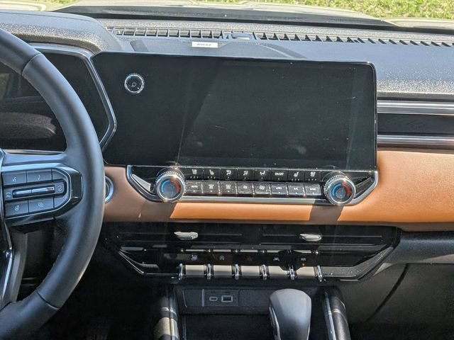 Used 2024 GMC Canyon AT4 w/ AT4 Premium Package AWD/4WD image 13