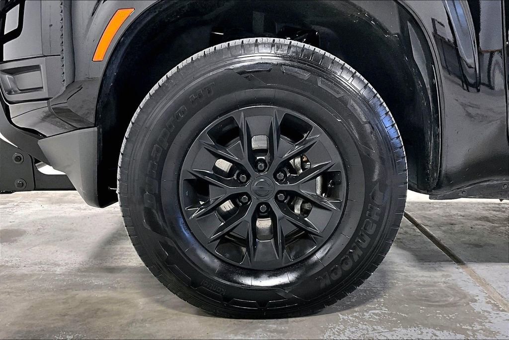 Used 2025 Nissan Frontier S w/ S Utility Package image 11