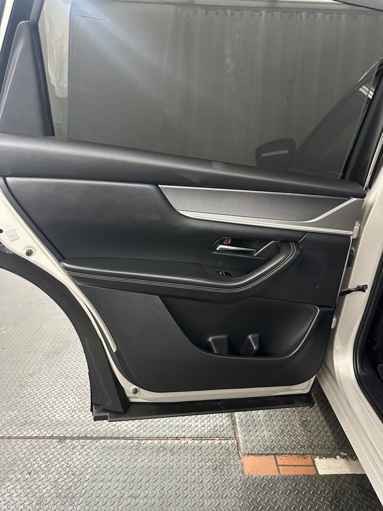 Used 2024 MAZDA CX-90 3.3 Turbo w/ Preferred Package image 25