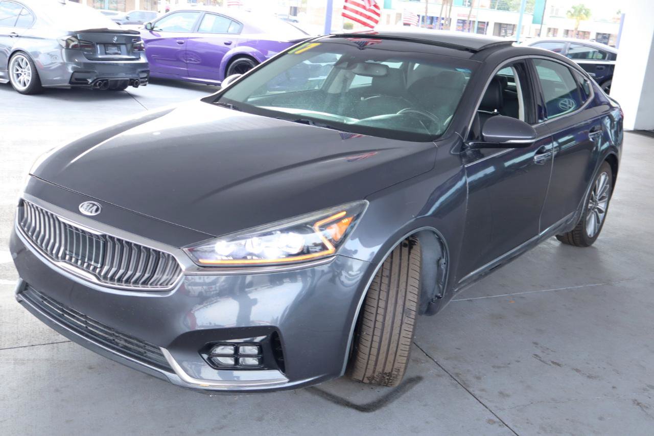 Used 2017 Kia Cadenza Technology FWD image 9