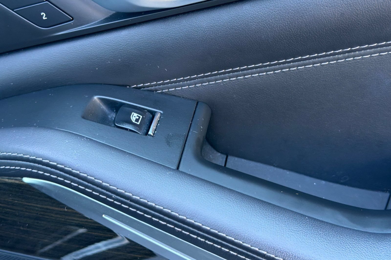 Used 2019 BMW X5 xDrive40i w/ M Sport Package AWD/4WD image 22