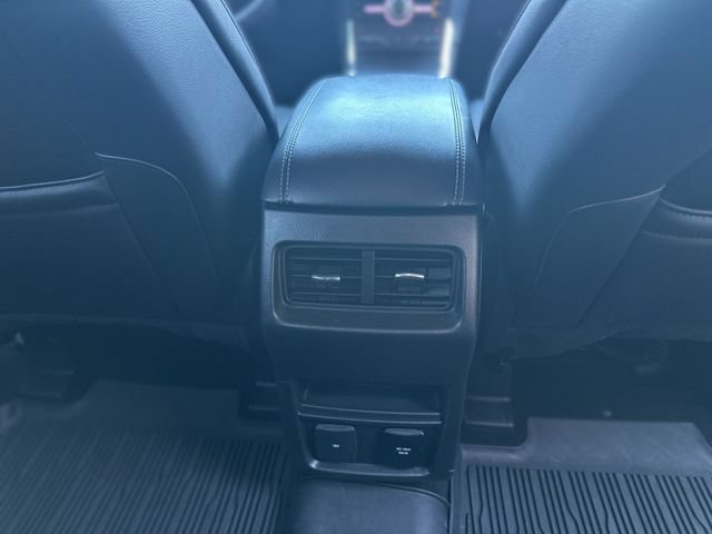 Certified 2019 Ford Edge Titanium w/ Cold Weather Package AWD/4WD image 23