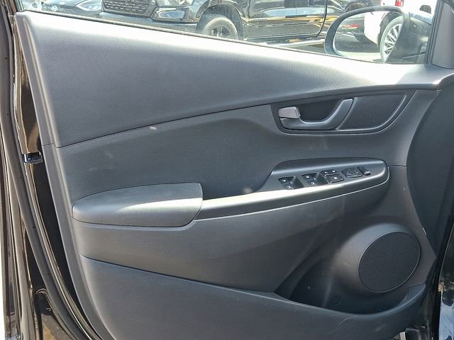 Used 2022 Hyundai Kona SEL image 12