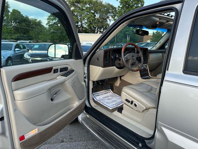 Used 2004 Cadillac Escalade EXT AWD/4WD image 10