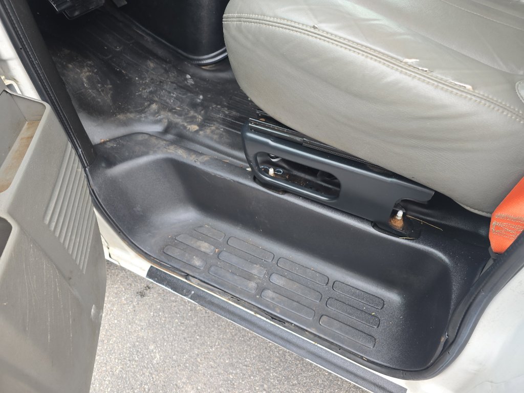 Used 2013 Chevrolet Express 2500 image 17