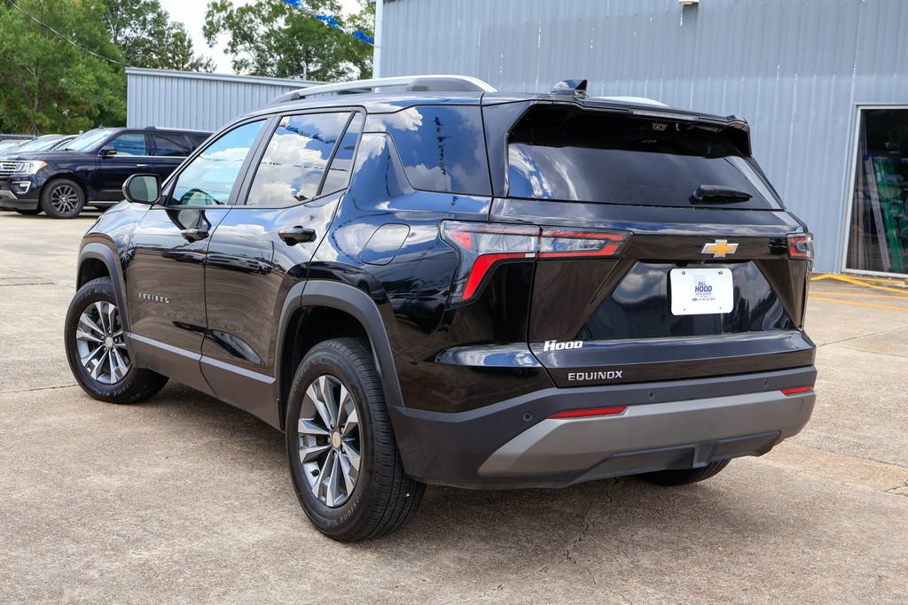 Used 2025 Chevrolet Equinox LT FWD image 2