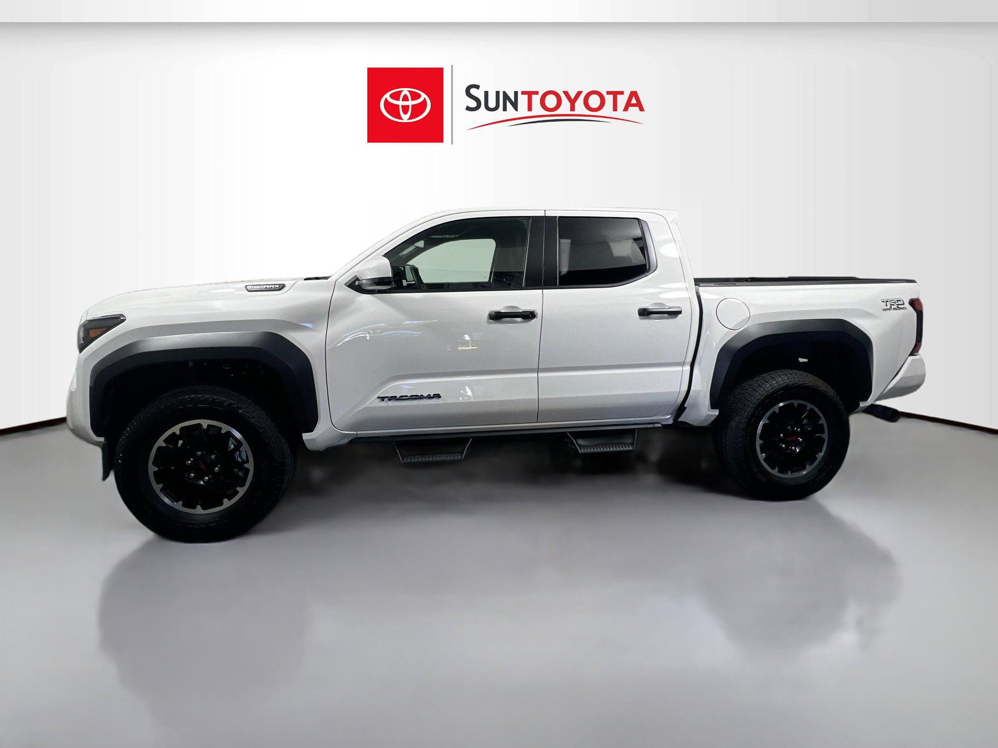 Used 2025 Toyota Tacoma TRD Off-Road AWD/4WD image 7