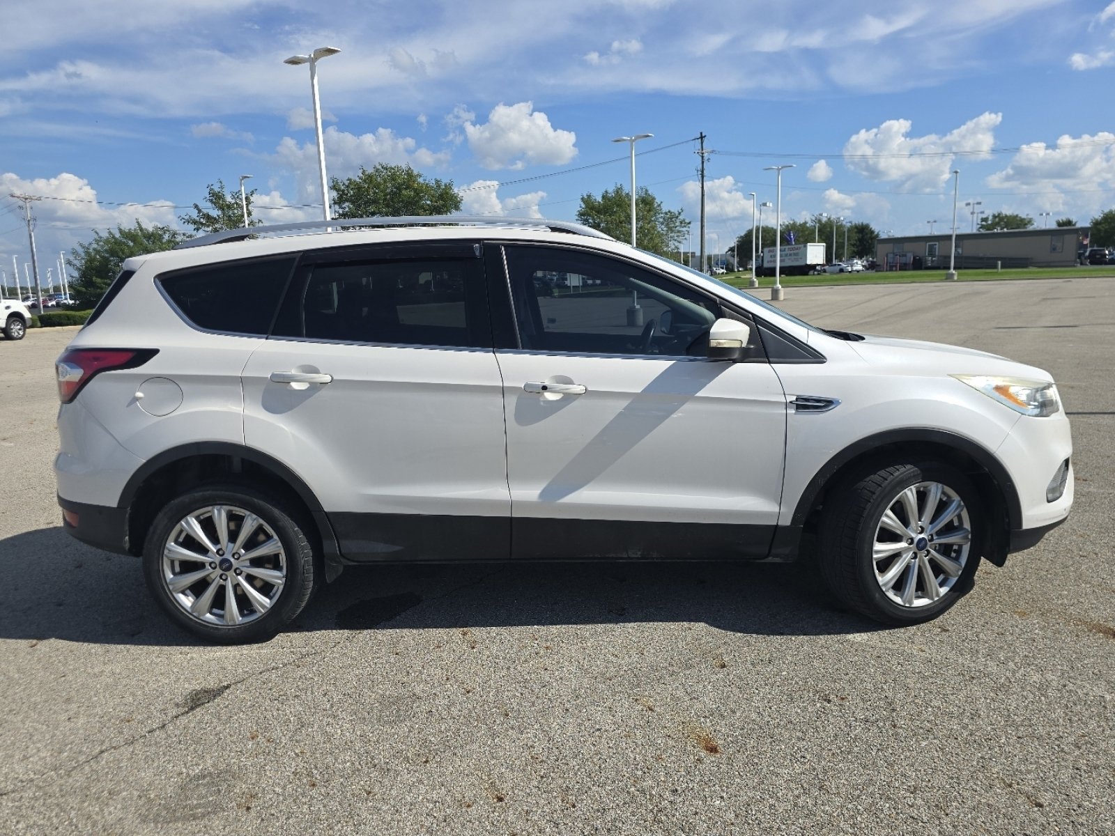 Used 2017 Ford Escape Titanium w/ Canadian Touring Package AWD/4WD image 17