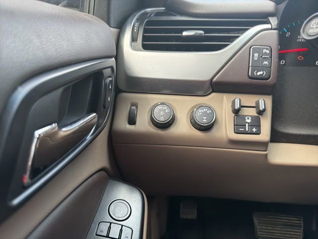 Used 2017 Chevrolet Suburban LT w/ LT Signature Package image 11