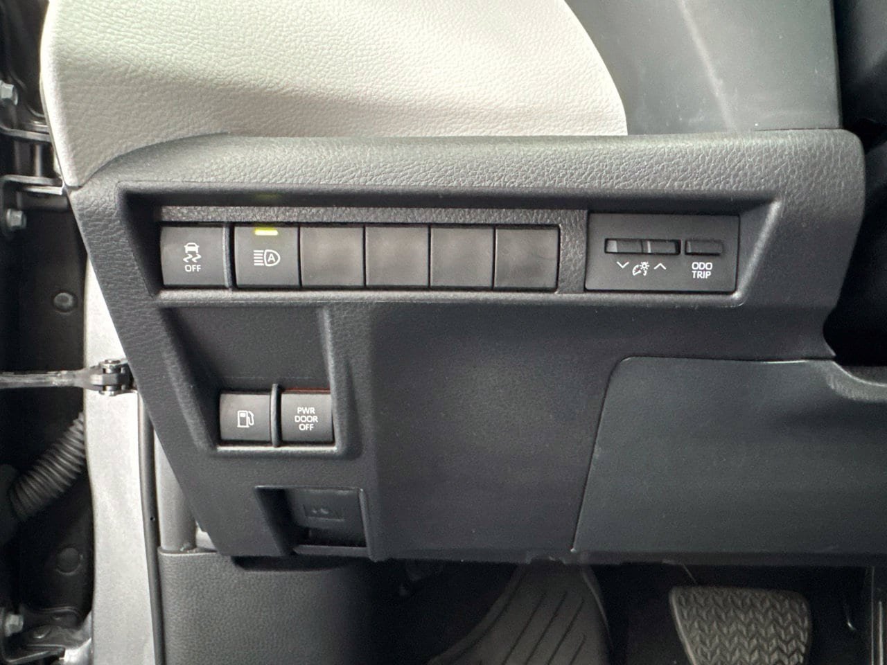 Certified 2026 Toyota Sienna LE AWD/4WD image 35