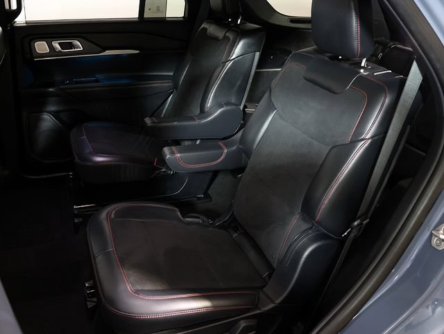 Used 2025 Ford Explorer ST AWD/4WD image 14