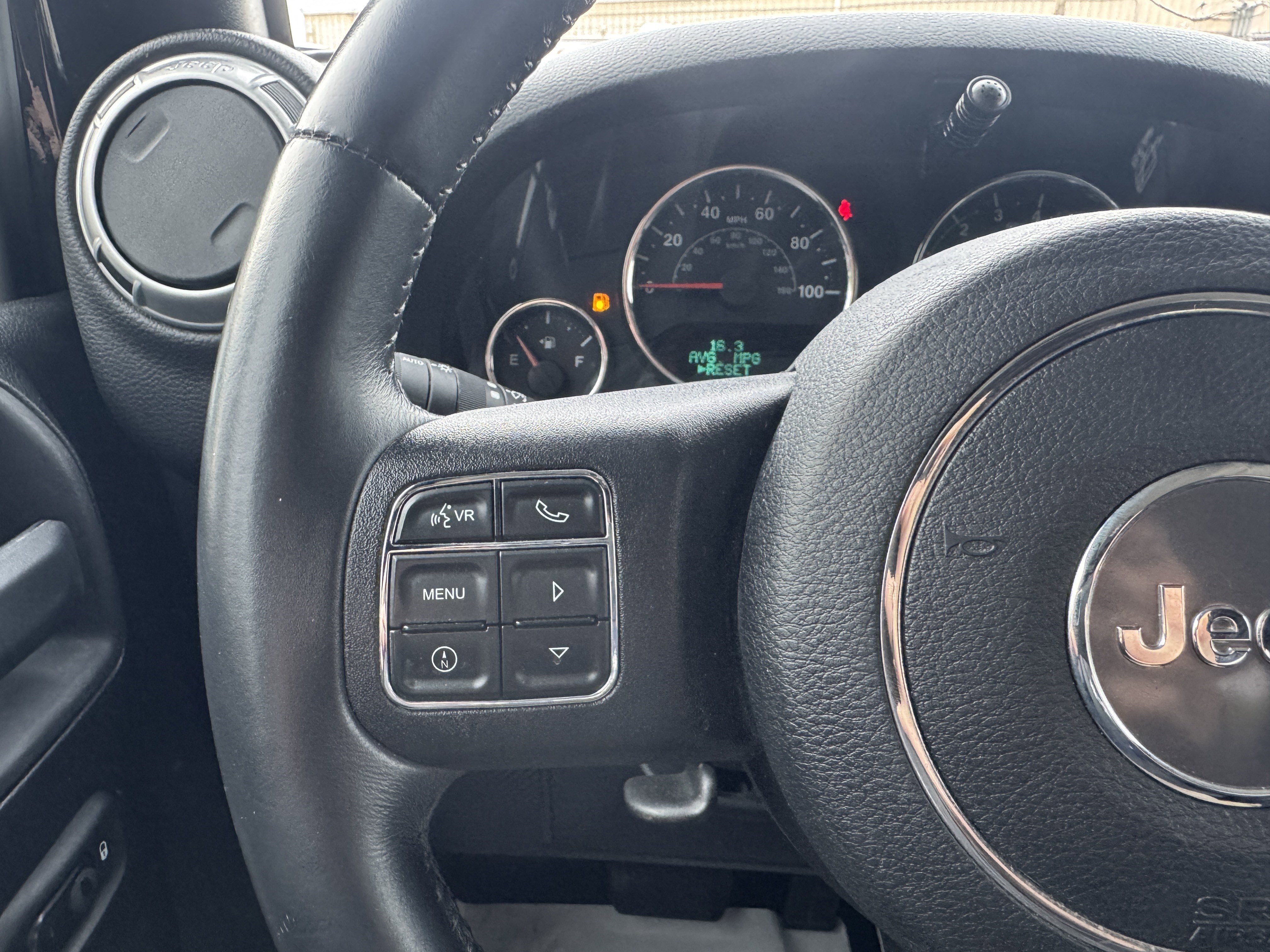 Used 2015 Jeep Wrangler Unlimited Sahara w/ Connectivity Group AWD/4WD image 22