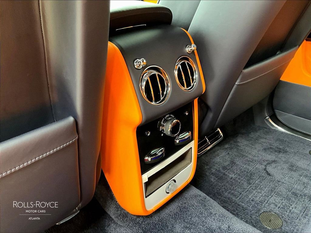 Certified 2026 Rolls-Royce Cullinan image 27