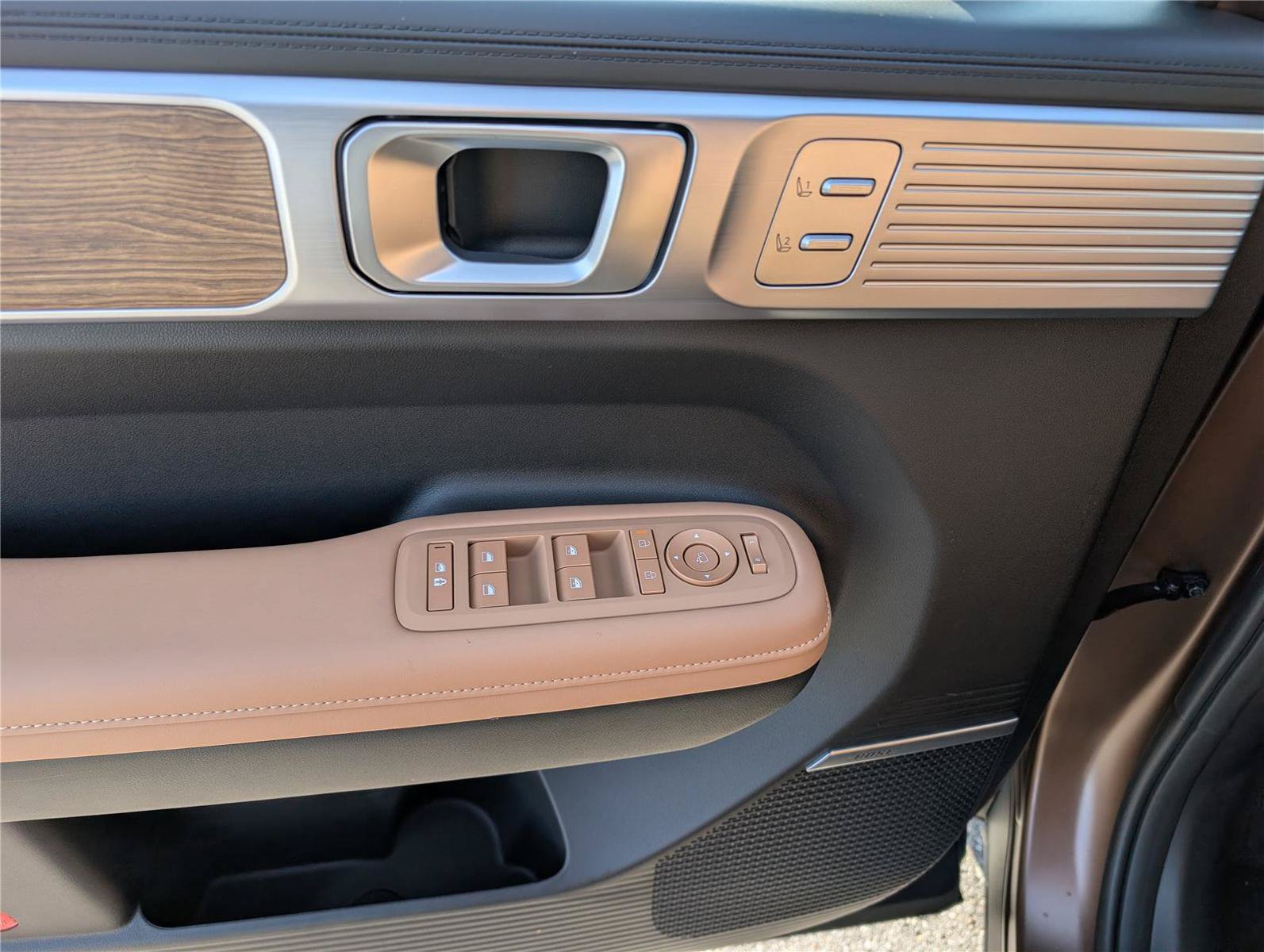 New 2026 Hyundai Santa Fe Limited FWD image 17