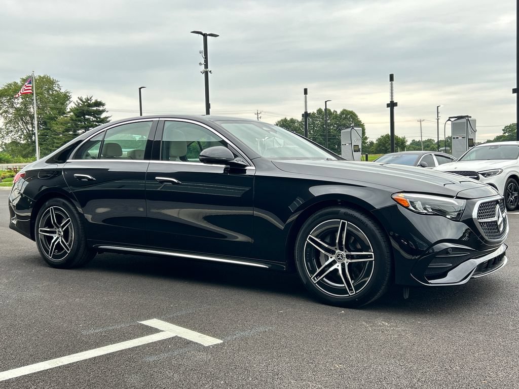 New 2026 Mercedes-Benz E 350 4MATIC Sedan image 2
