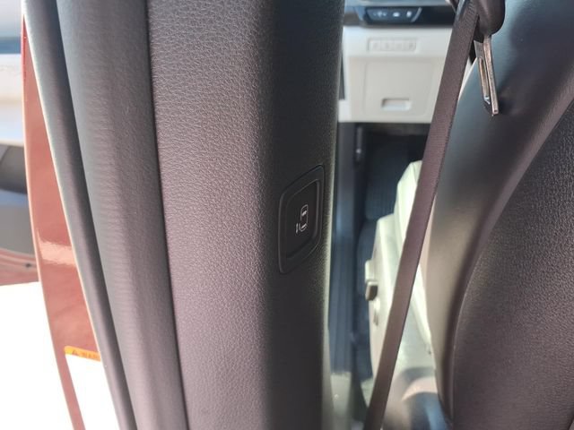 Used 2024 Kia Carnival EX FWD image 15