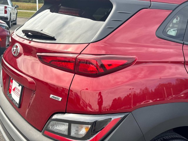 Used 2023 Hyundai Kona SEL AWD/4WD image 12