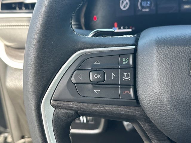 Used 2024 Jeep Grand Cherokee Limited w/ Luxury Tech Group II image 28