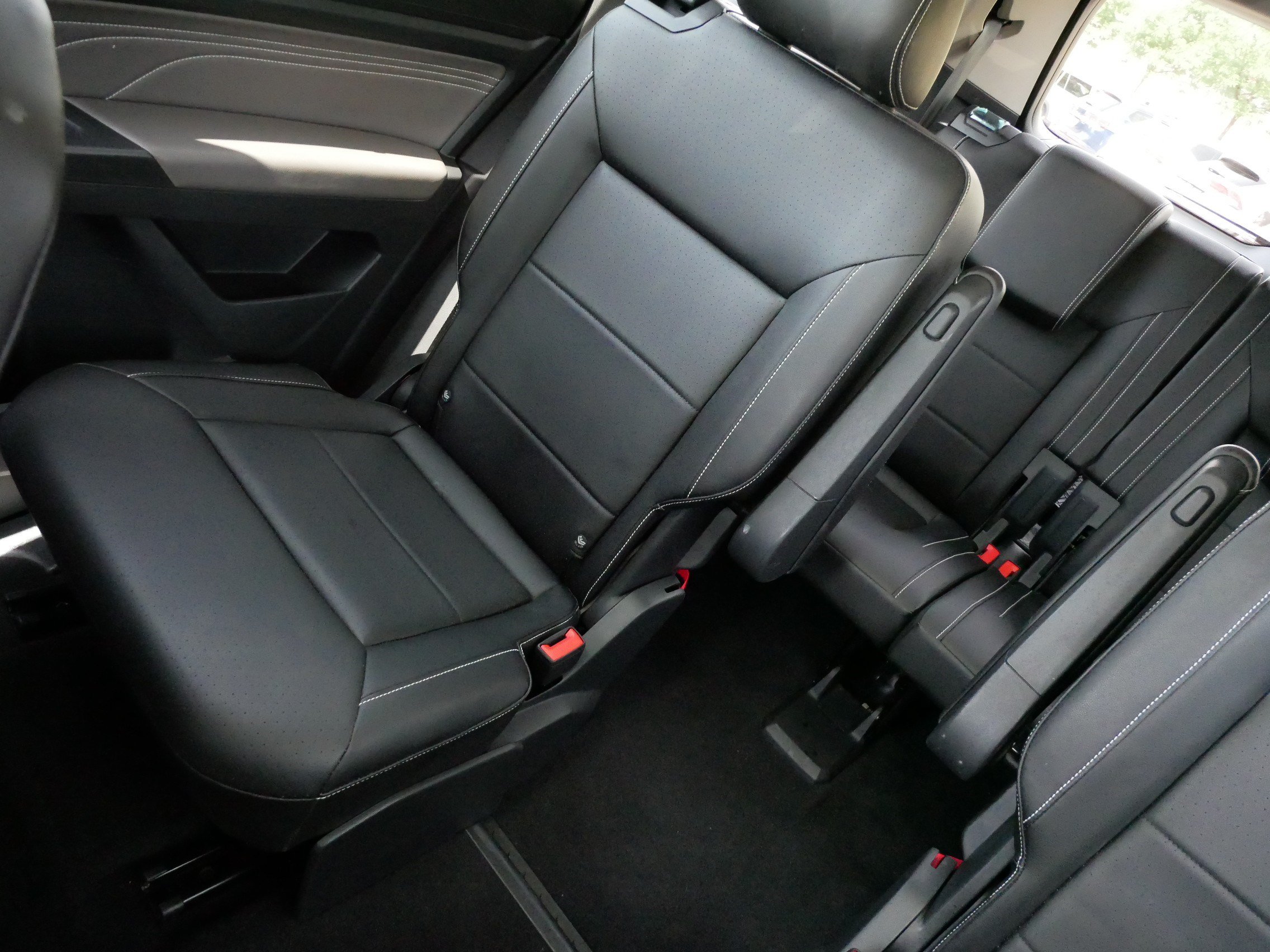 Certified 2023 Volkswagen Atlas SE w/ Panoramic Sunroof Package AWD/4WD image 12