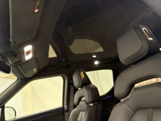 Used 2023 Rivian R1T Adventure Dual AWD/4WD image 21