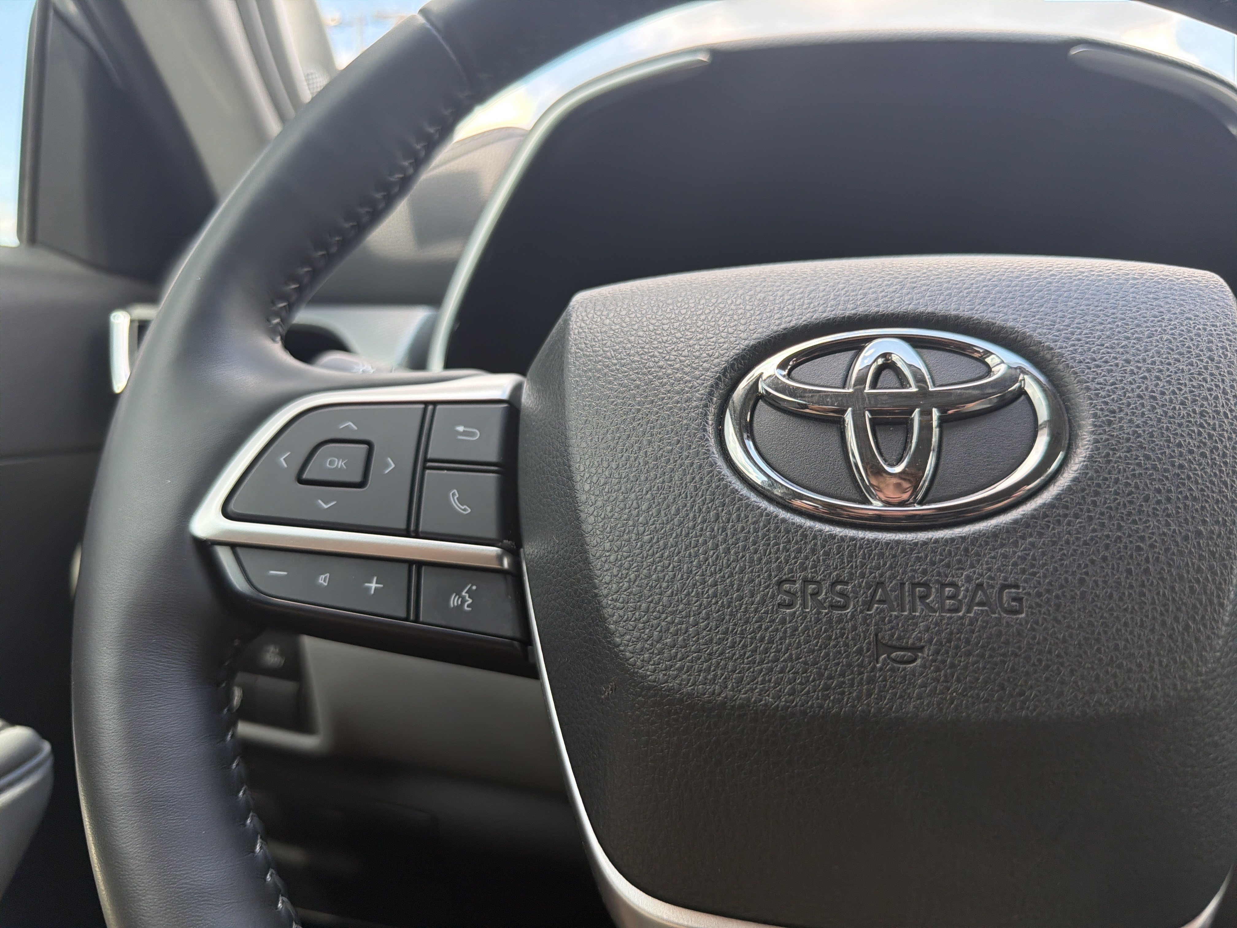 Used 2023 Toyota Highlander Platinum AWD/4WD image 11