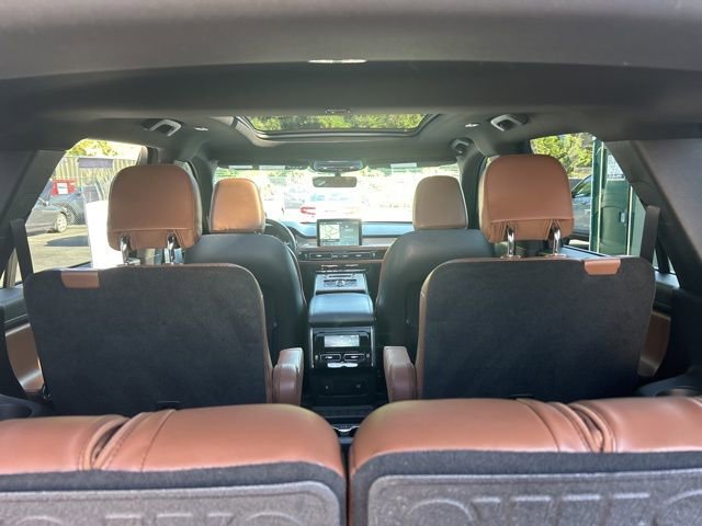 Used 2021 Lincoln Aviator Reserve w/ Class IV Trailer Tow Package image 36