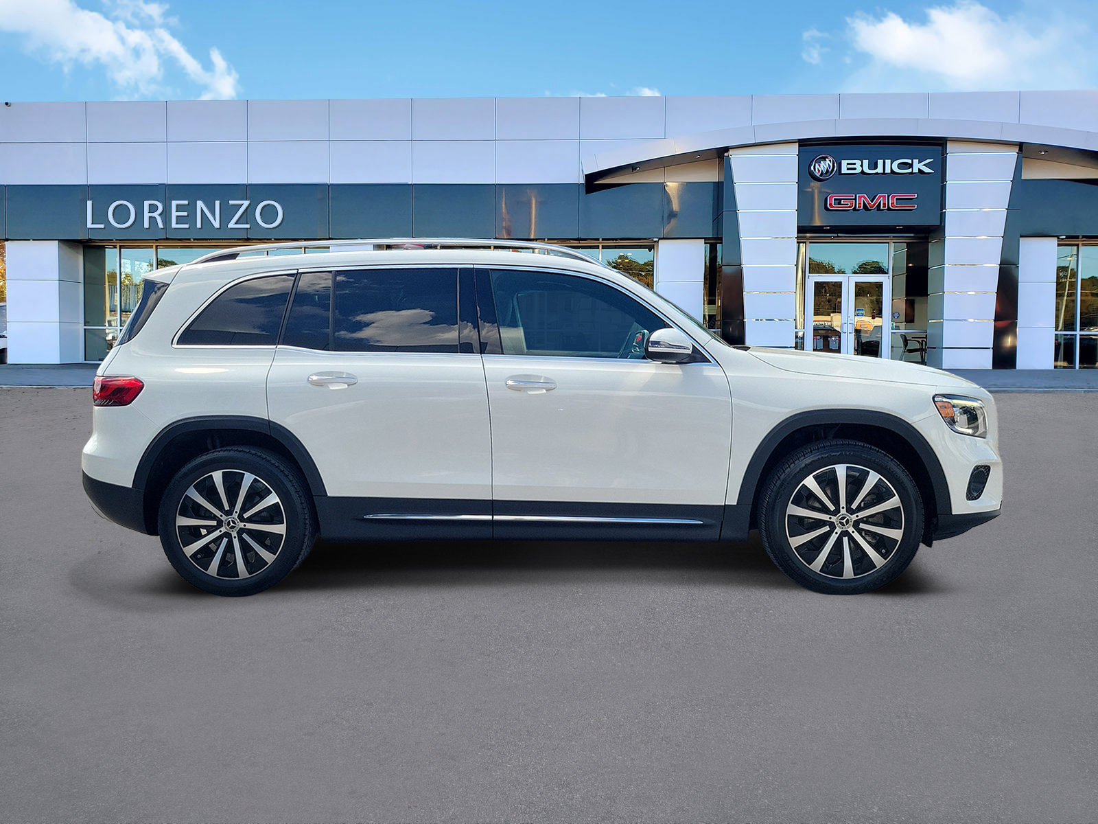 Used 2022 Mercedes-Benz GLB 250 image 4