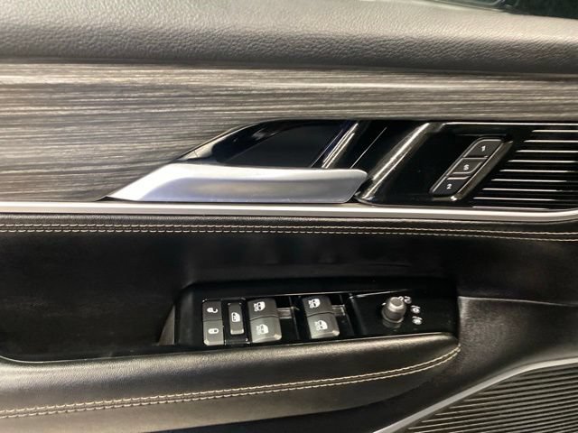 Used 2023 Jeep Wagoneer L Series II AWD/4WD image 28