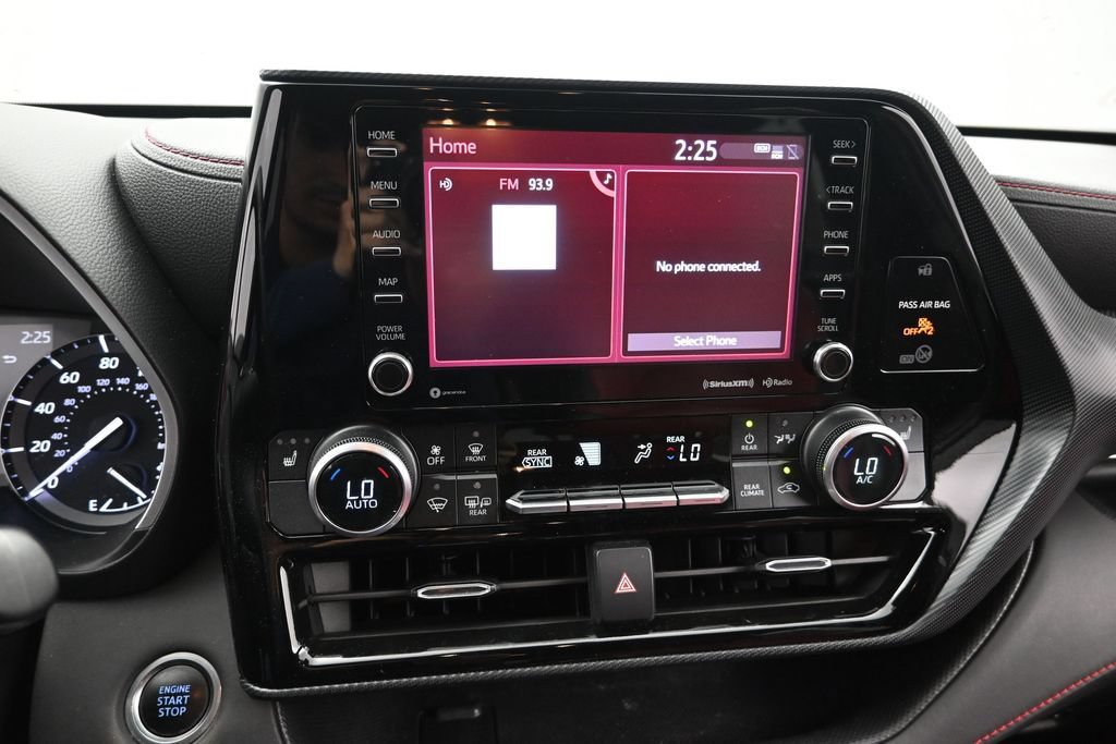 Used 2021 Toyota Highlander XSE FWD image 13