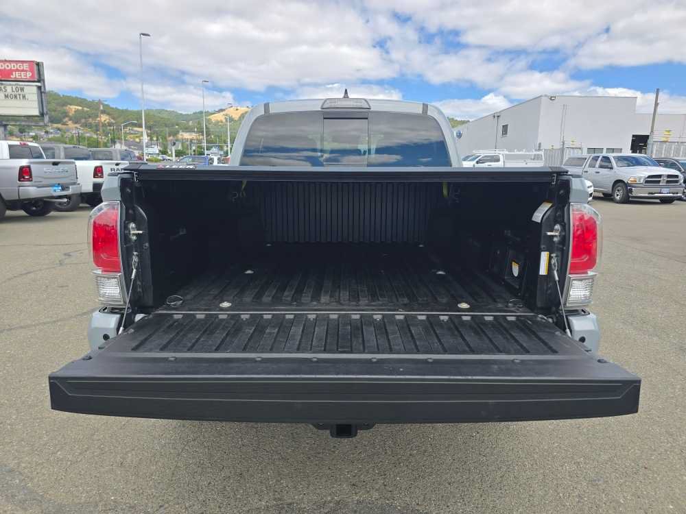 Used 2019 Toyota Tacoma Limited AWD/4WD image 19