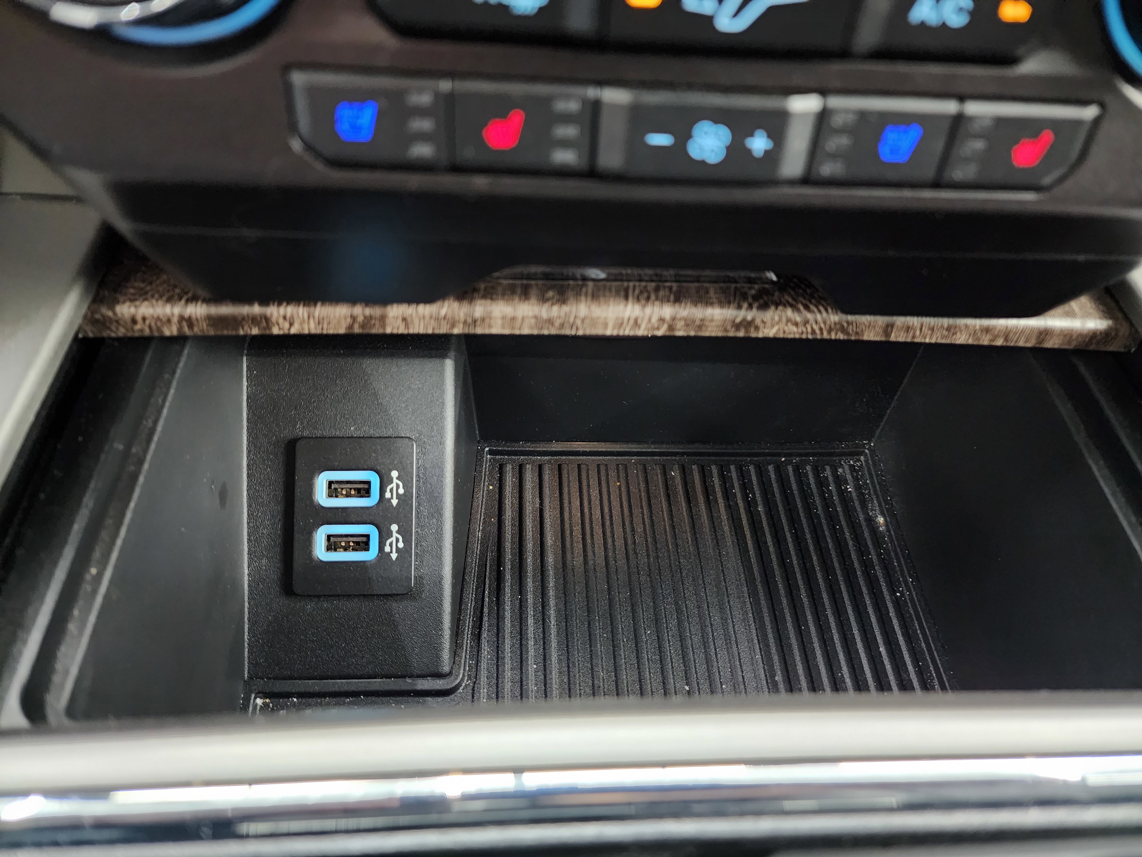 Used 2019 Ford F350 Lariat w/ Chrome Package image 58