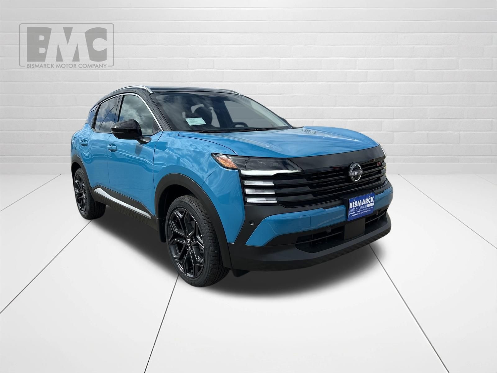 New 2026 Nissan Kicks SR w/ SR Premium Package AWD/4WD image 2