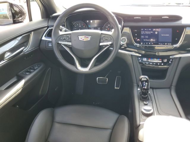 Used 2023 Cadillac XT6 Sport w/ Technology Package image 17