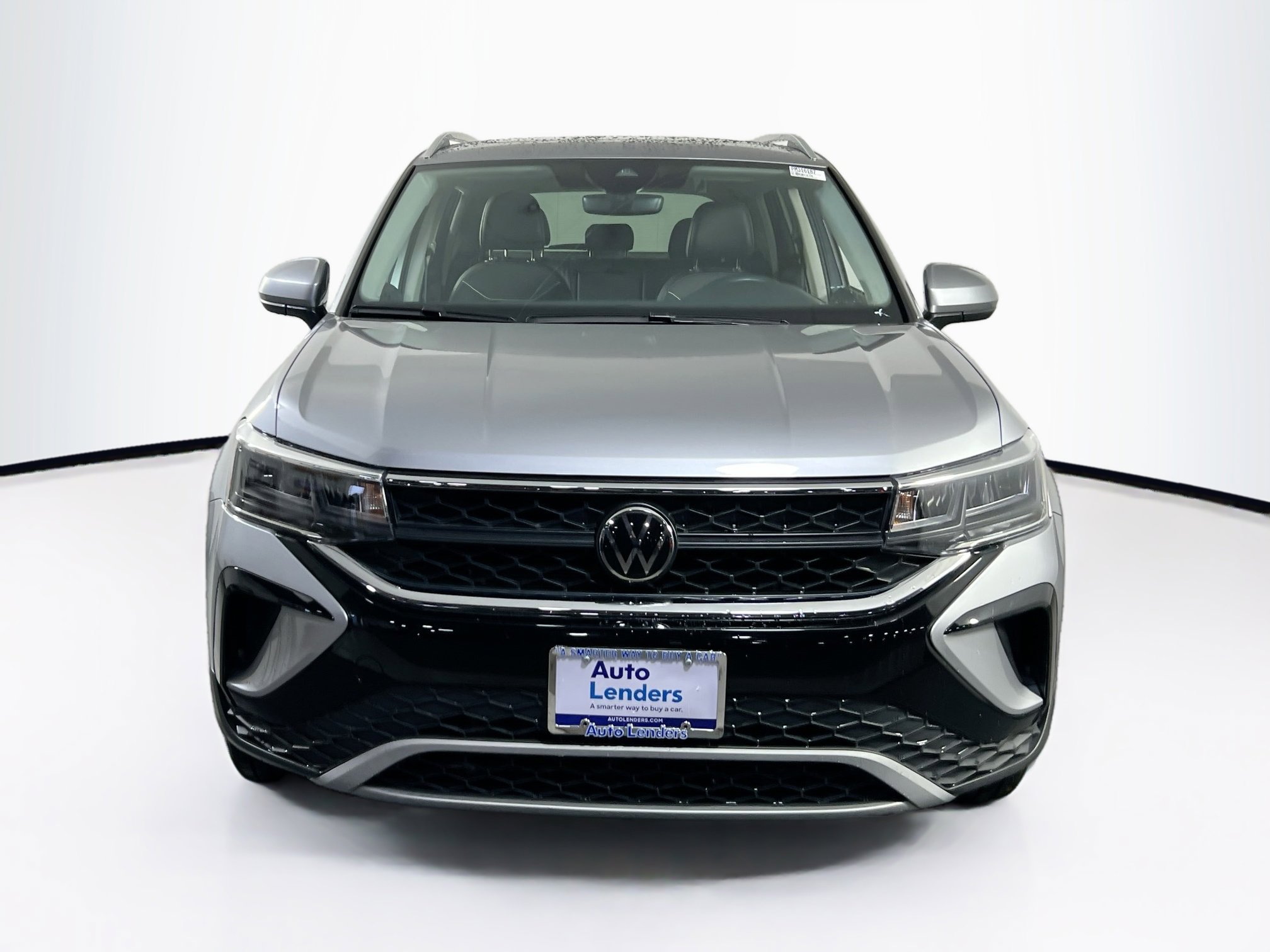 Used 2023 Volkswagen Taos SE AWD/4WD image 2