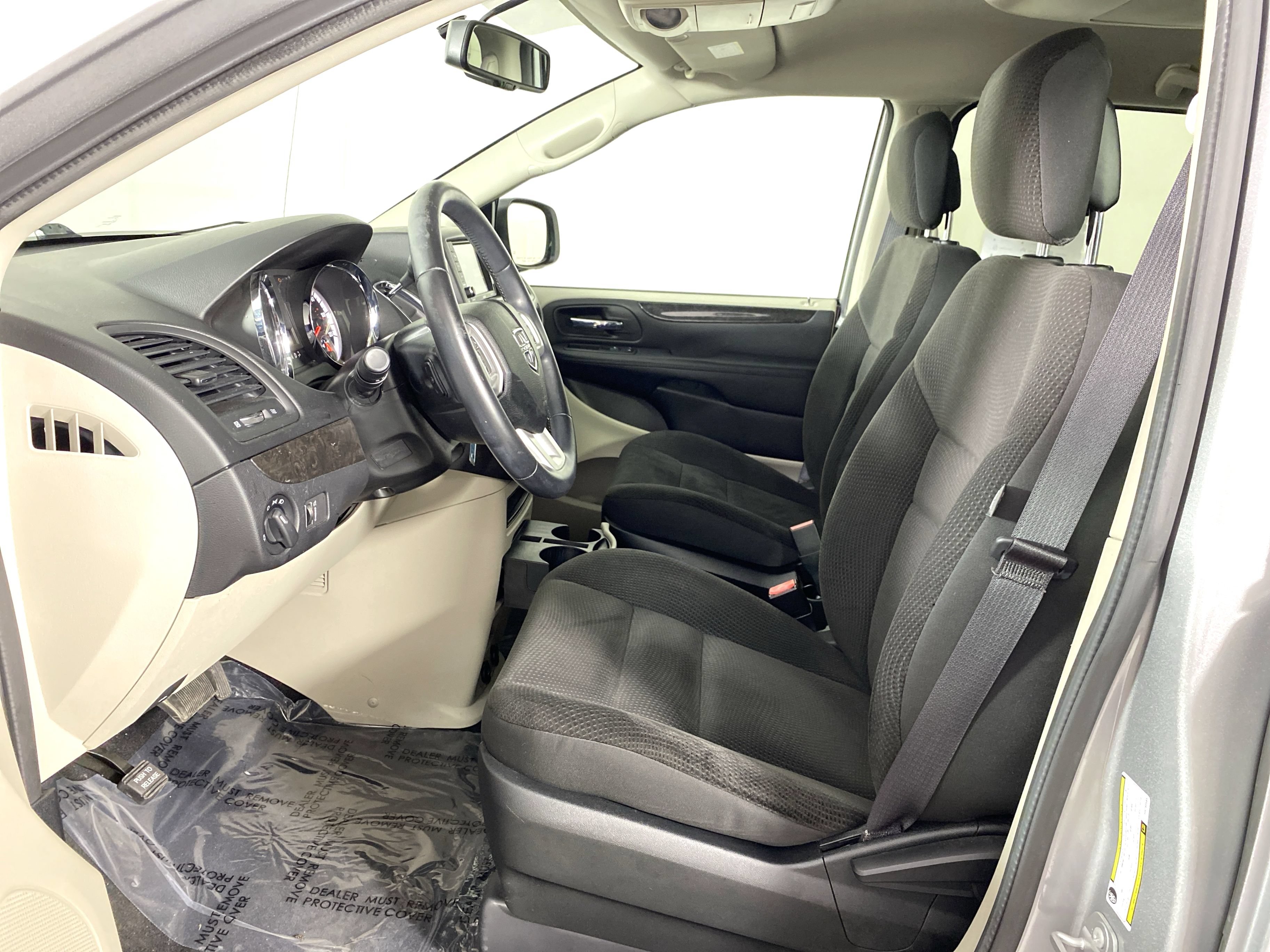 Used 2017 Dodge Grand Caravan SE w/ Power Window Group FWD image 14